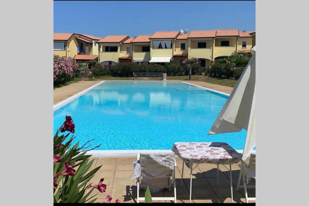 Residence Baia Delle Mimose Бадеси Экстерьер фото